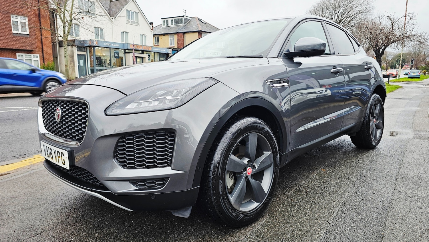 Used Jaguar E-Pace 2018 for sale - 76862833: Photo 2