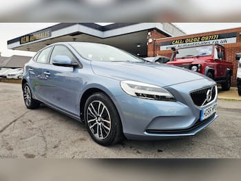 Used Volvo V40 2016 for sale - 79754992: Photo