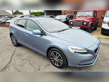 Used Volvo V40 2016 for sale - 79754992: Photo