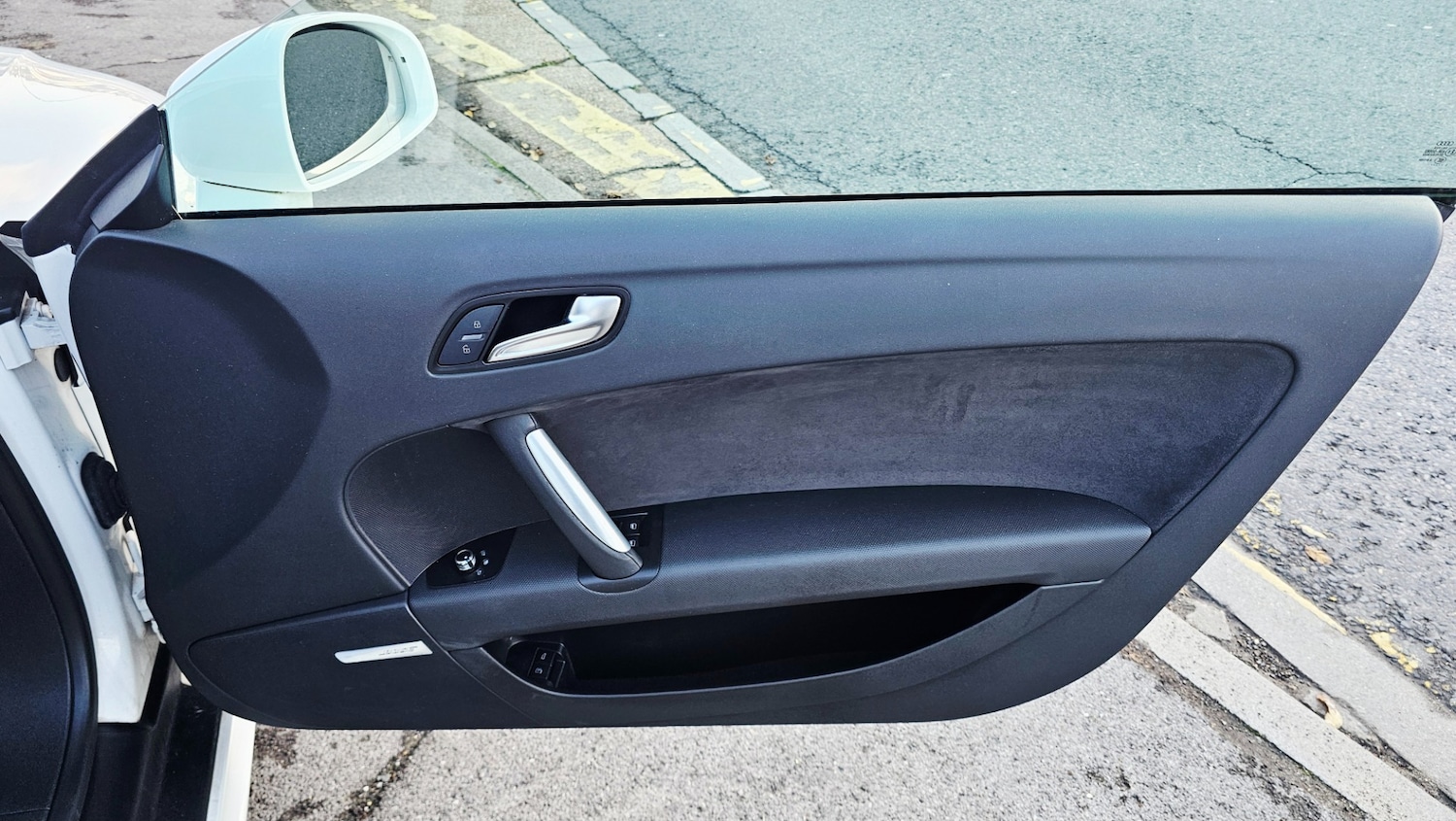 Used Audi TT 2011 for sale - 76834700: Photo 24