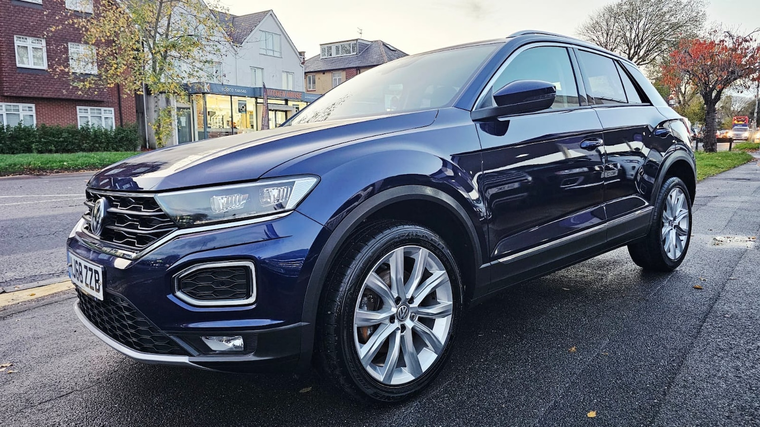 Used Volkswagen T-Roc 2018 for sale - 76791590: Photo 2