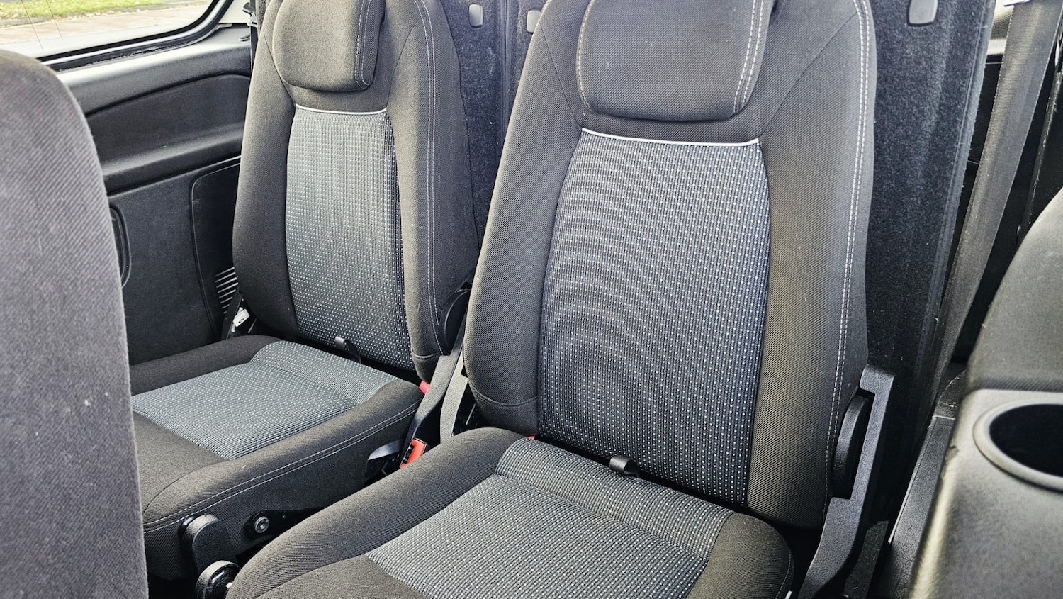 Used Ford Galaxy 2011 for sale - 76748944: Photo 22