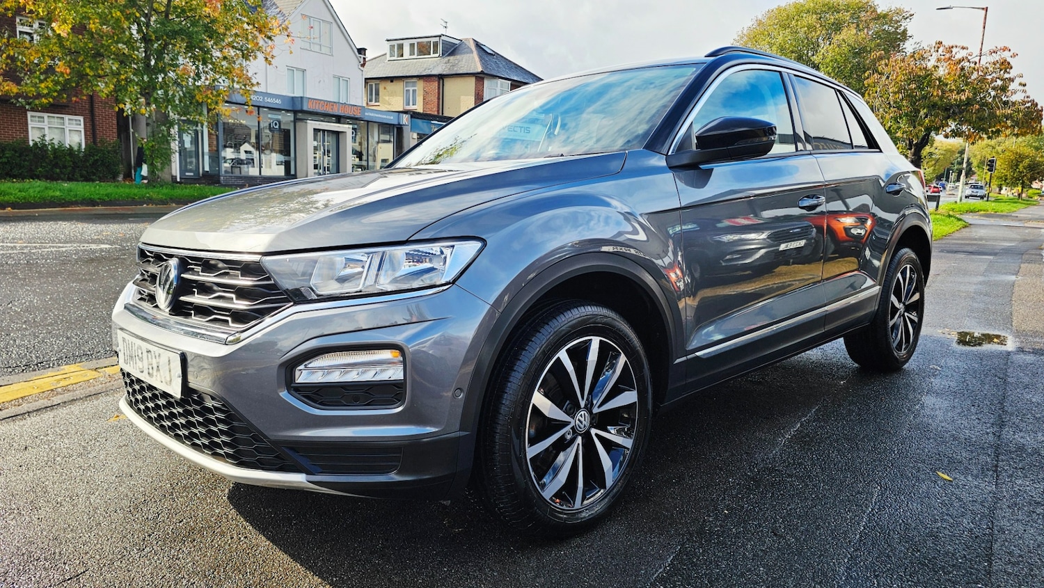 Used Volkswagen T-Roc 2019 for sale - 76791395: Photo 2