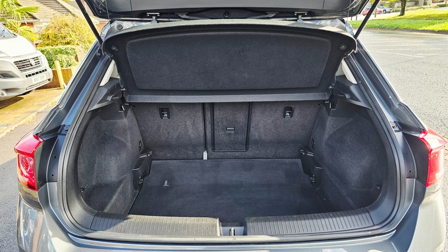 Used Volkswagen T-Roc 2019 for sale - 76791395: Photo 27