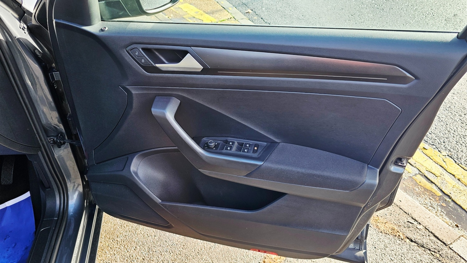 Used Volkswagen T-Roc 2019 for sale - 76791395: Photo 28