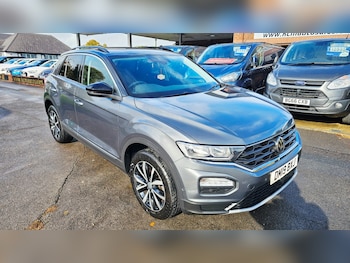 Used Volkswagen T-Roc 2019 for sale - 76791395: Photo