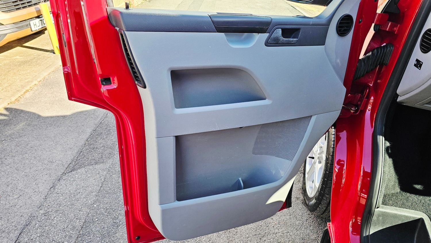 Used Volkswagen Transporter 2011 for sale - 78070750: Photo 25