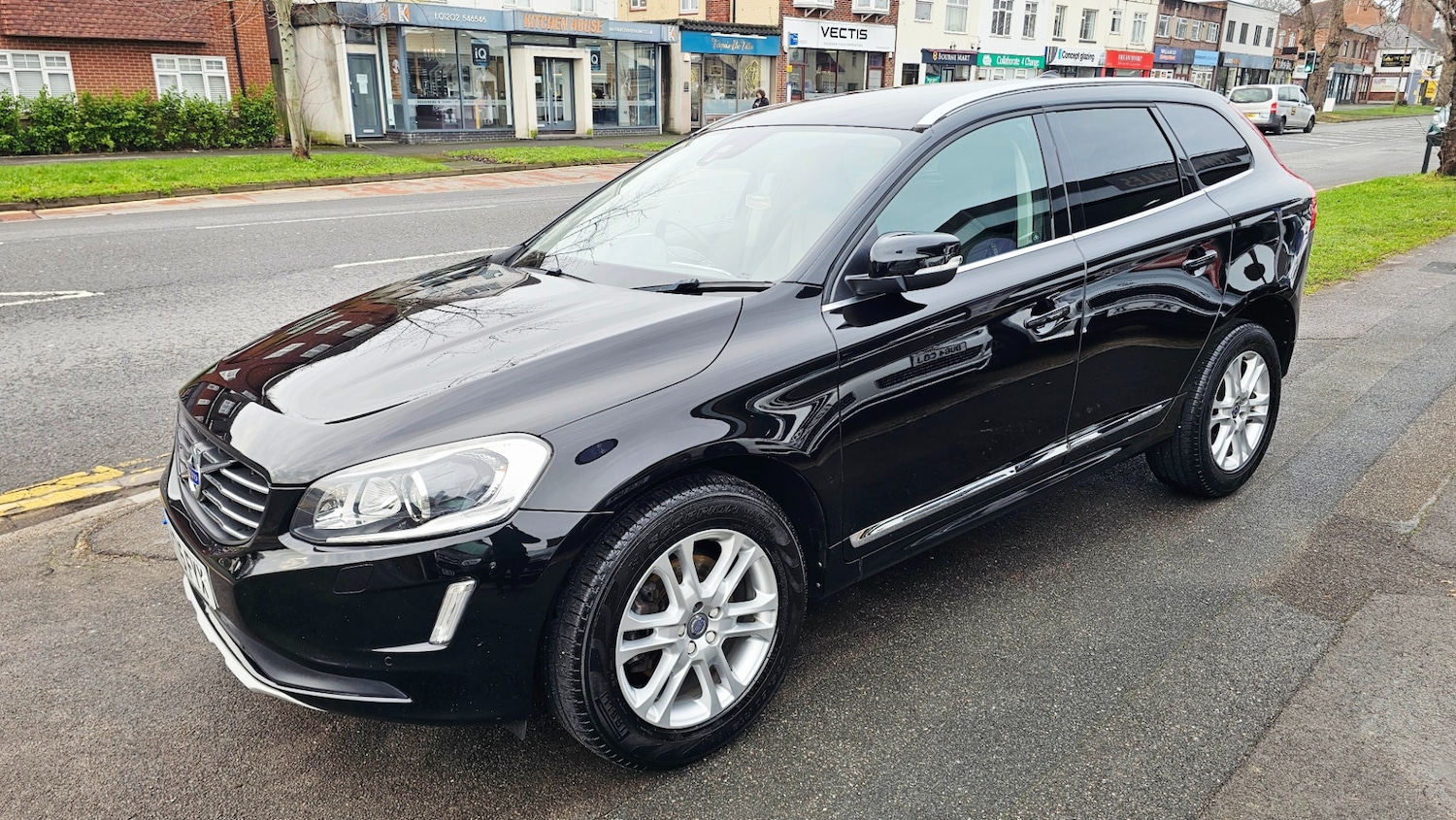 Used Volvo XC60 2015 for sale - 77337574: Photo 4