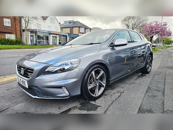 Used Volvo V40 2015 for sale - 78259158: Photo