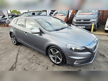 Used Volvo V40 2015 for sale - 78259158: Photo