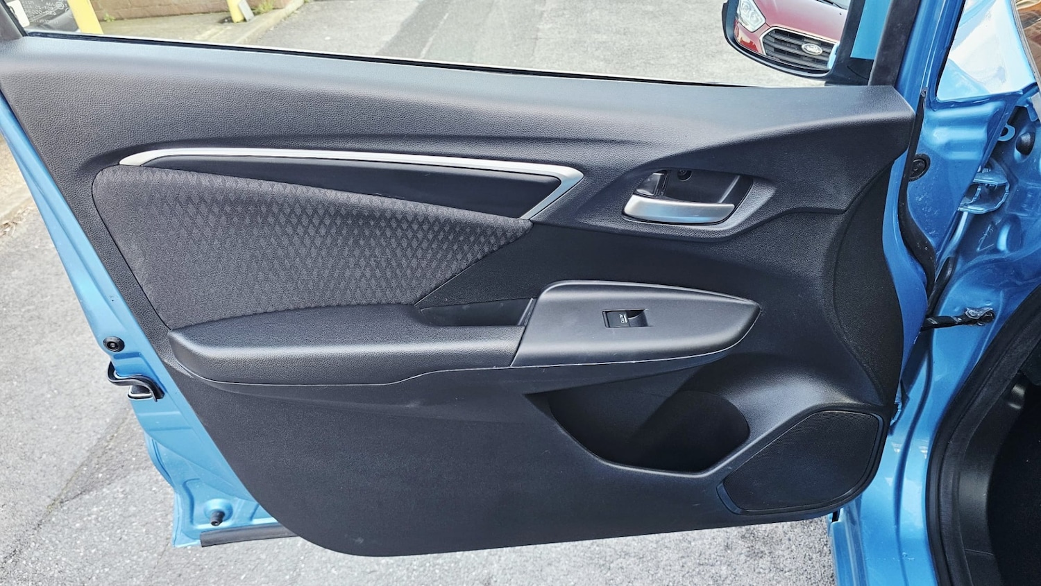 Used Honda Jazz 2018 for sale - 77663772: Photo 25