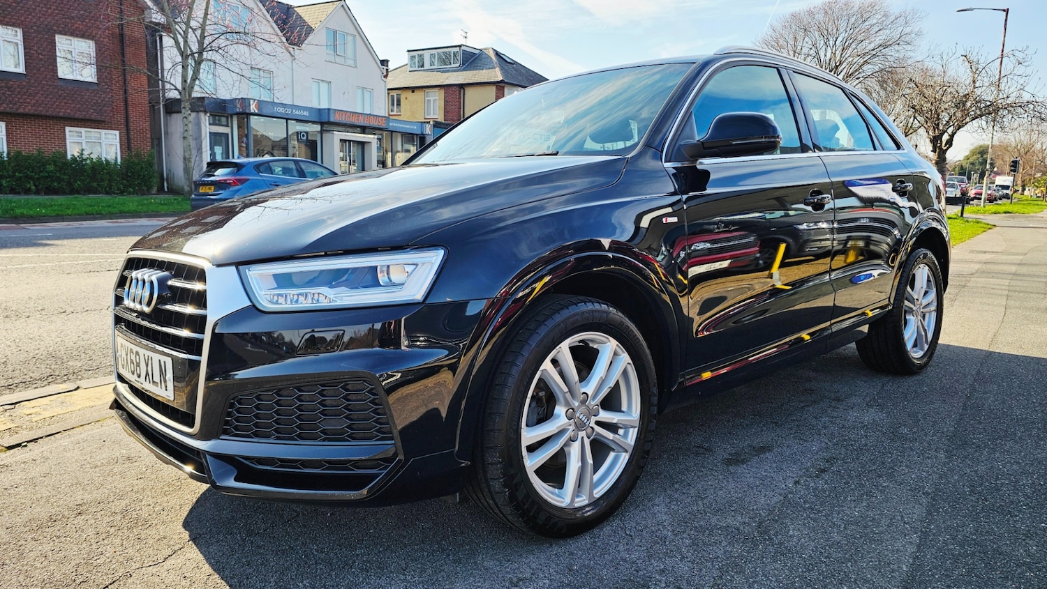 Used Audi Q3 2018 for sale - 77750380: Photo 2