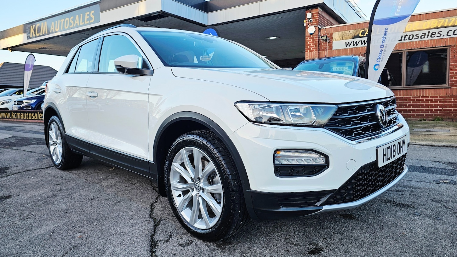 Used Volkswagen T-Roc 2018 for sale - 76834653: Photo 1