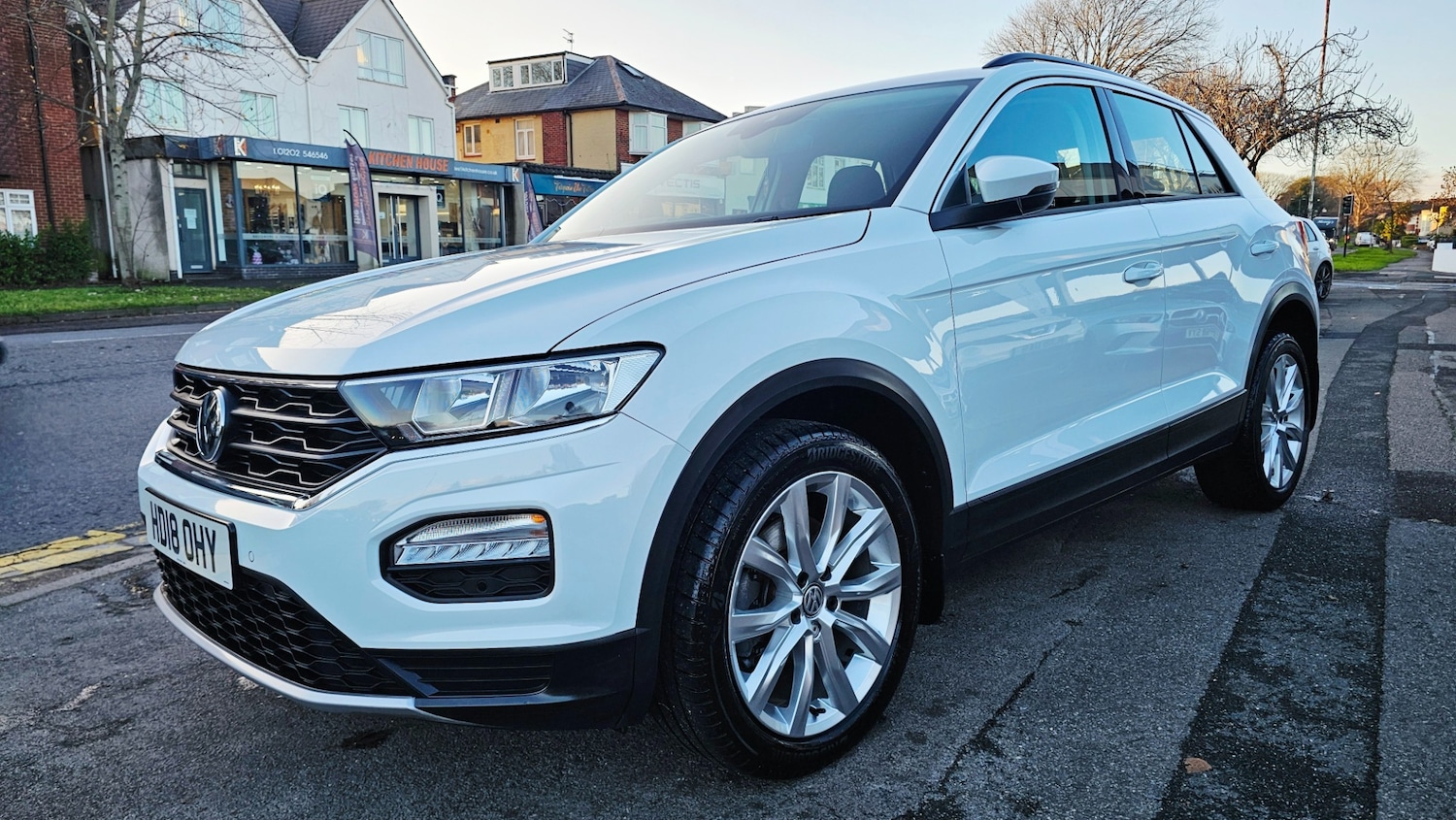 Used Volkswagen T-Roc 2018 for sale - 76834653: Photo 2