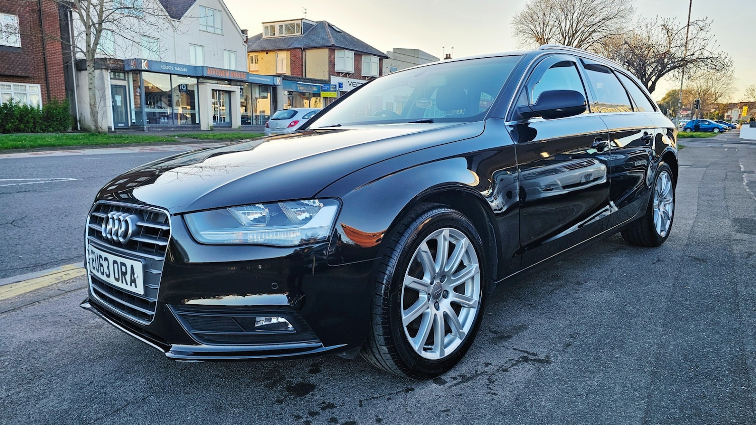 Used Audi A4 2013 for sale - 77982038: Photo 2