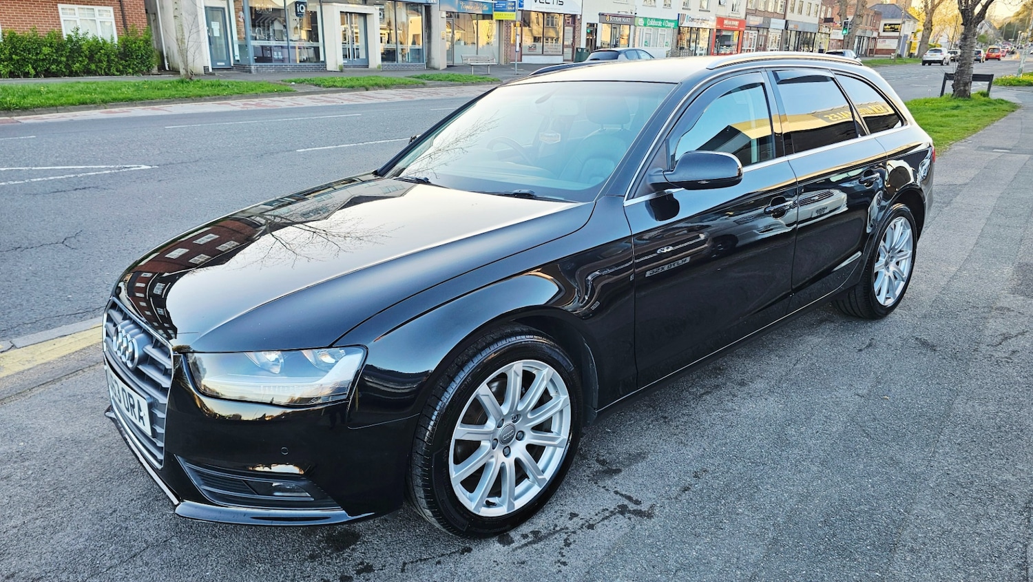 Used Audi A4 2013 for sale - 77982038: Photo 4