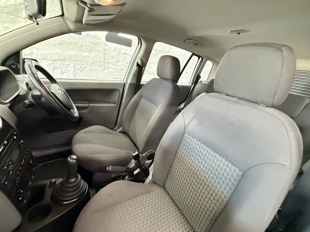 Used Ford Fusion 2003 for sale - 77171559: Photo 13