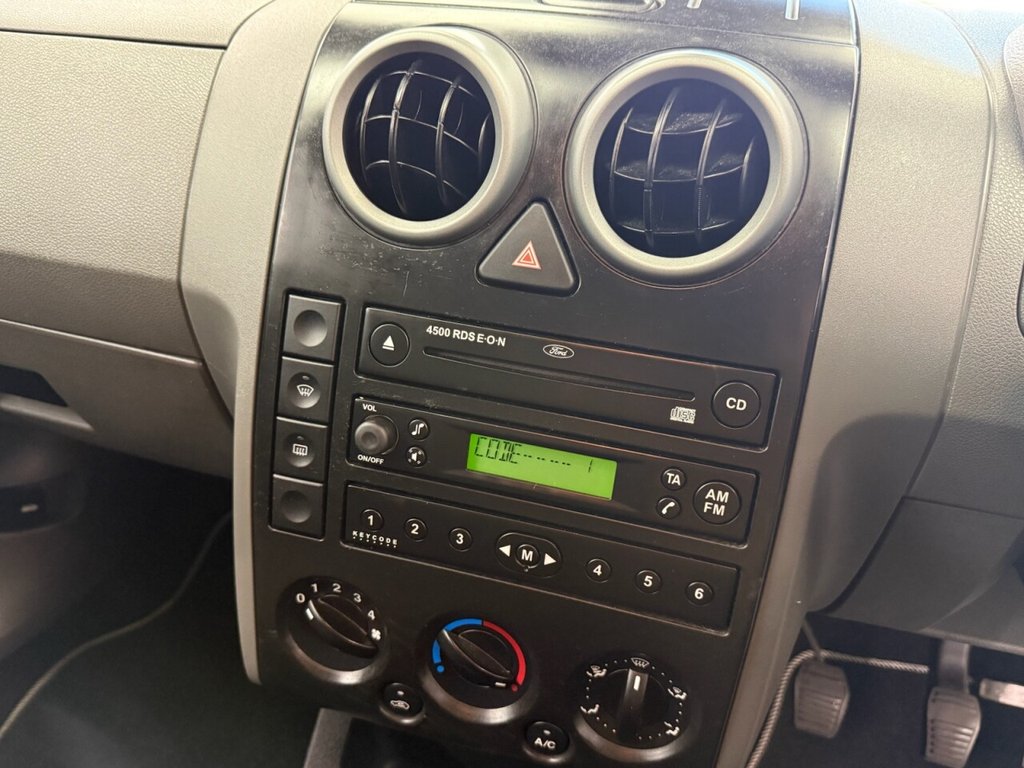 Used Ford Fusion 2003 for sale - 77171559: Photo 19