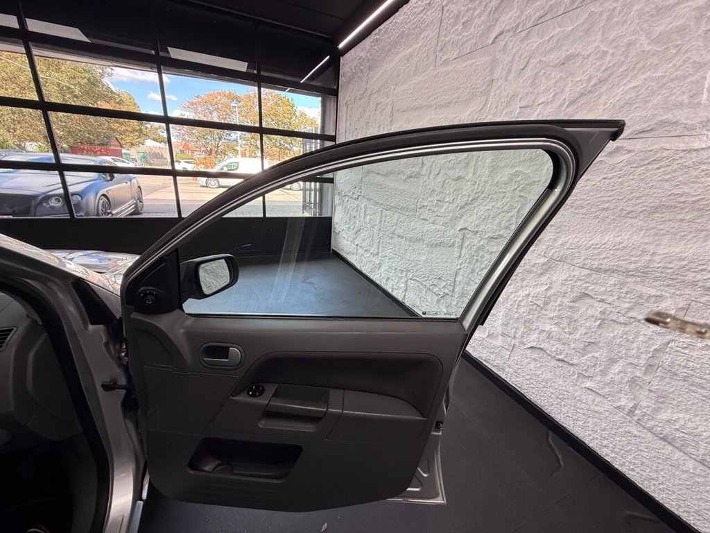 Used Ford Fusion 2003 for sale - 77171559: Photo 22