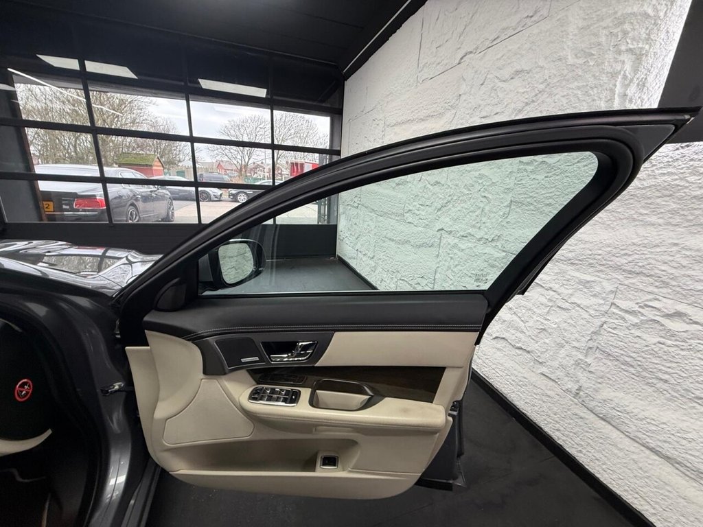 Used Jaguar XF 2012 for sale - 77835084: Photo 25