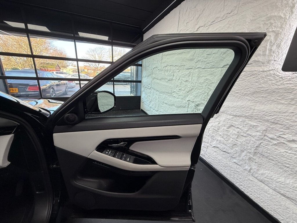 Used Land Rover Range Rover Evoque 2023 for sale - 76797840: Photo 24