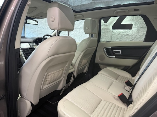 Used Land Rover Discovery Sport 2017 for sale - 76105746: Photo 5