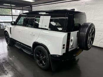 Used Land Rover Defender 2024 for sale - 79655349: Photo