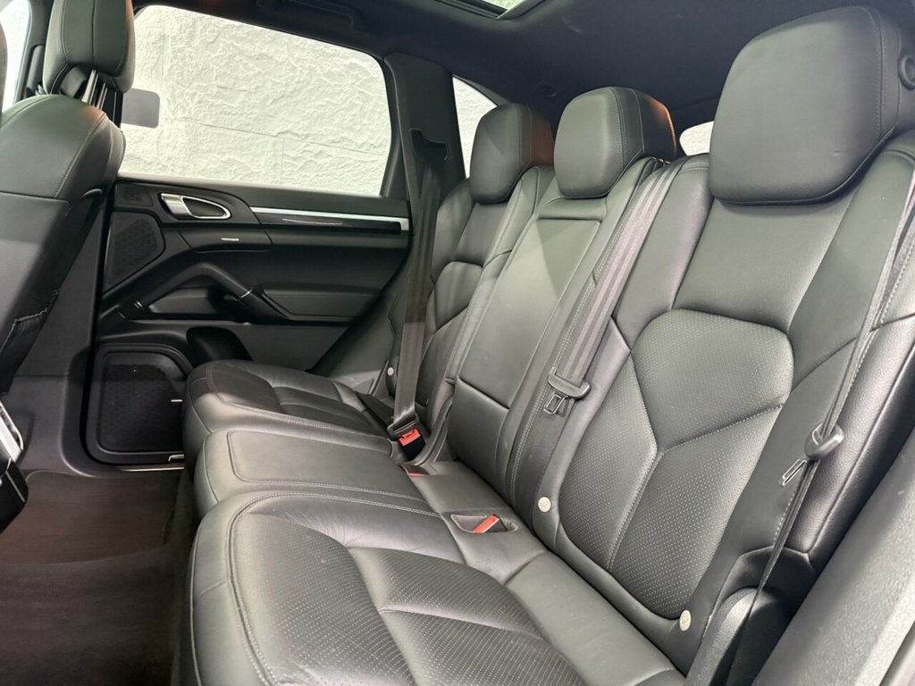 Used Porsche Cayenne 2015 for sale - 76068608: Photo 16
