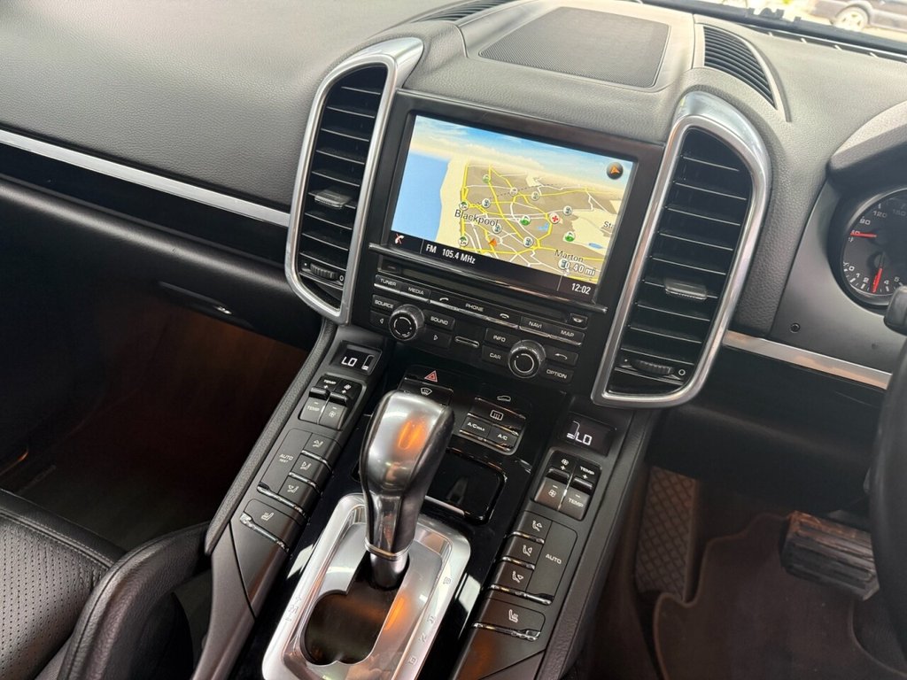 Used Porsche Cayenne 2015 for sale - 76068608: Photo 20