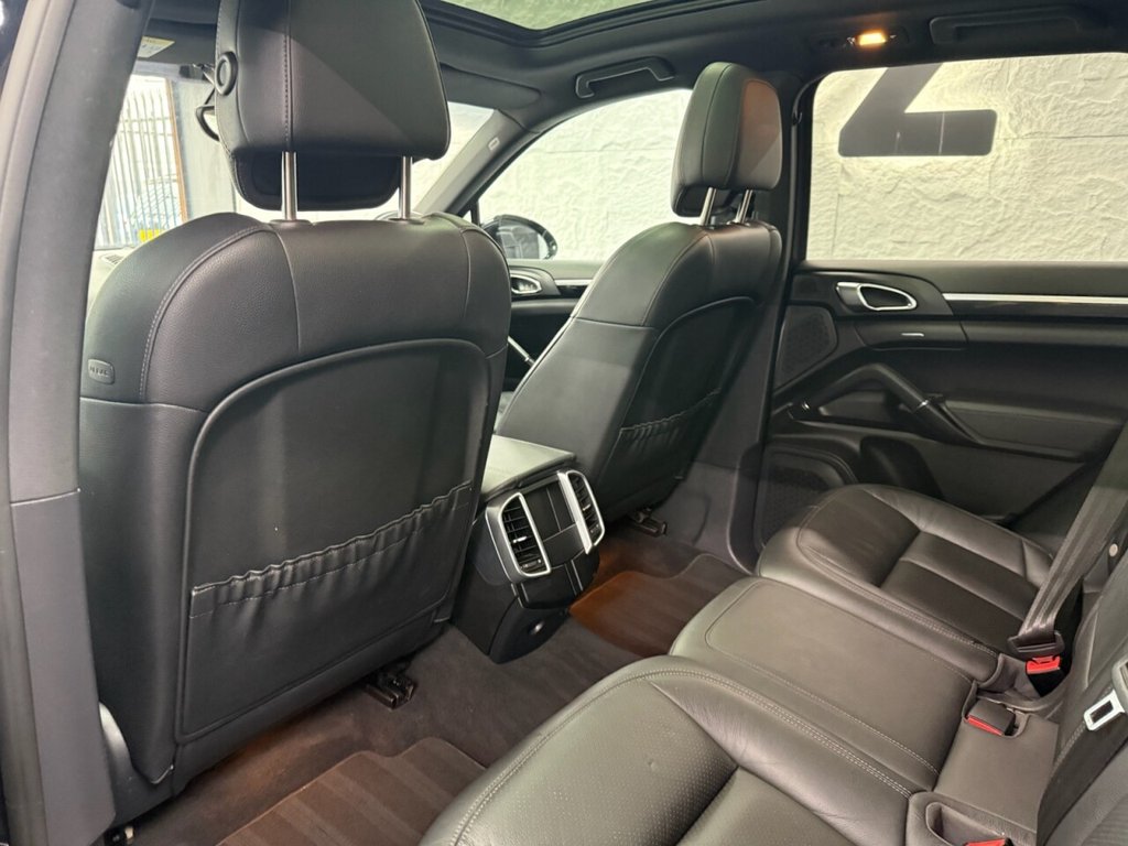 Used Porsche Cayenne 2015 for sale - 76068608: Photo 27