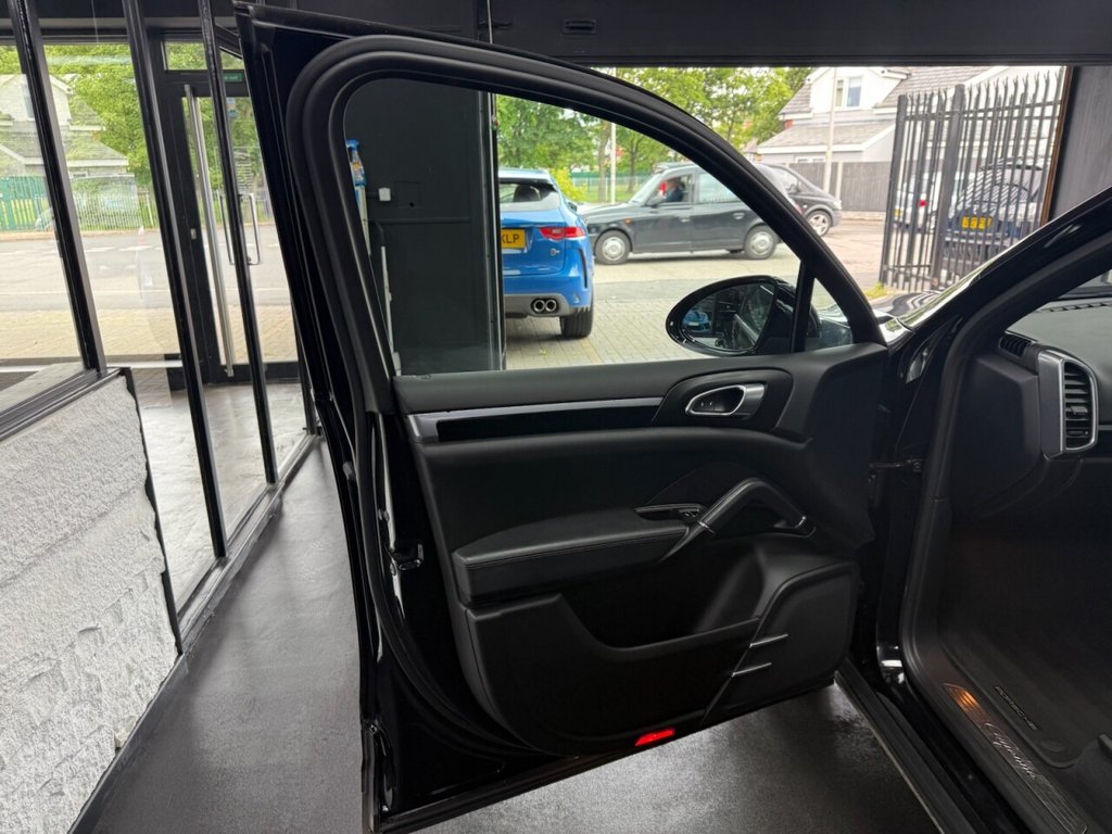 Used Porsche Cayenne 2015 for sale - 76068608: Photo 29