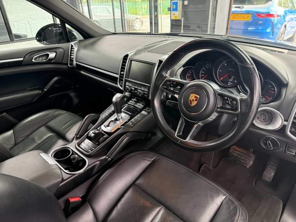 Used Porsche Cayenne 2015 for sale - 76068608: Photo 3