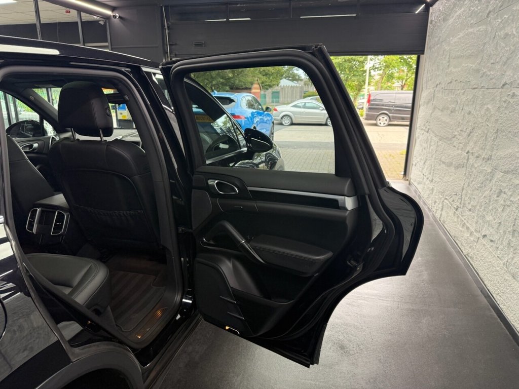 Used Porsche Cayenne 2015 for sale - 76068608: Photo 30