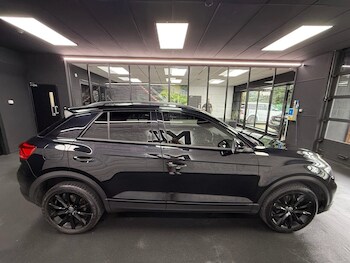 Used Volkswagen T-Roc 2021 for sale - 75875902: Photo