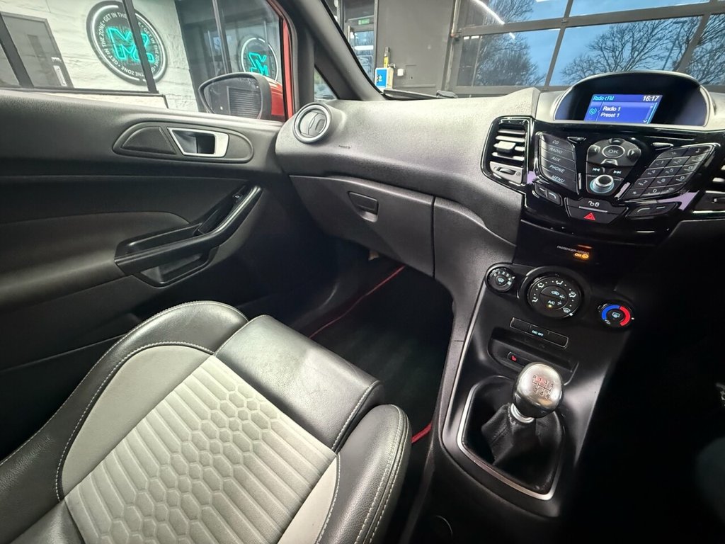 Used Ford Fiesta 2015 for sale - 77153854: Photo 15