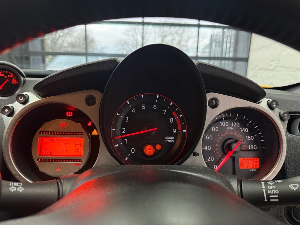 Used Nissan 370 Z 2009 for sale - 76686412: Photo 24