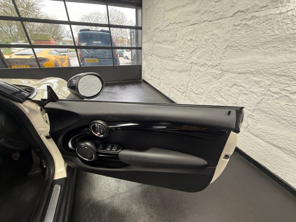 Used MINI Convertible 2016 for sale - 76724468: Photo 11