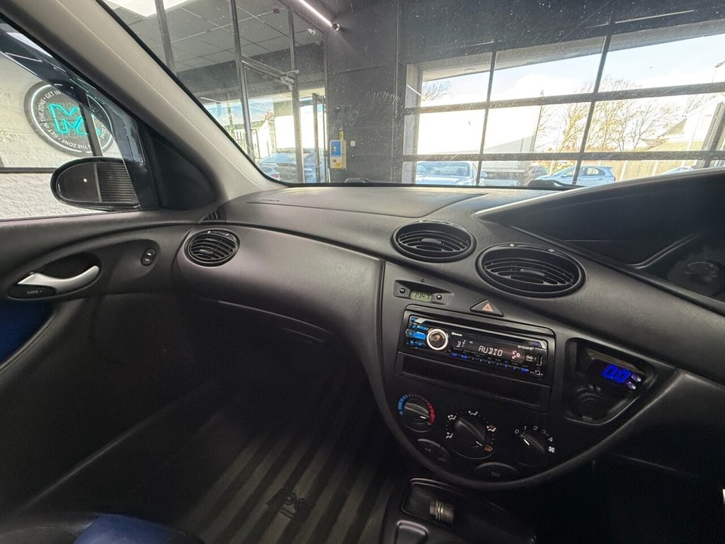 Used Ford Focus 2003 for sale - 76406394: Photo 19