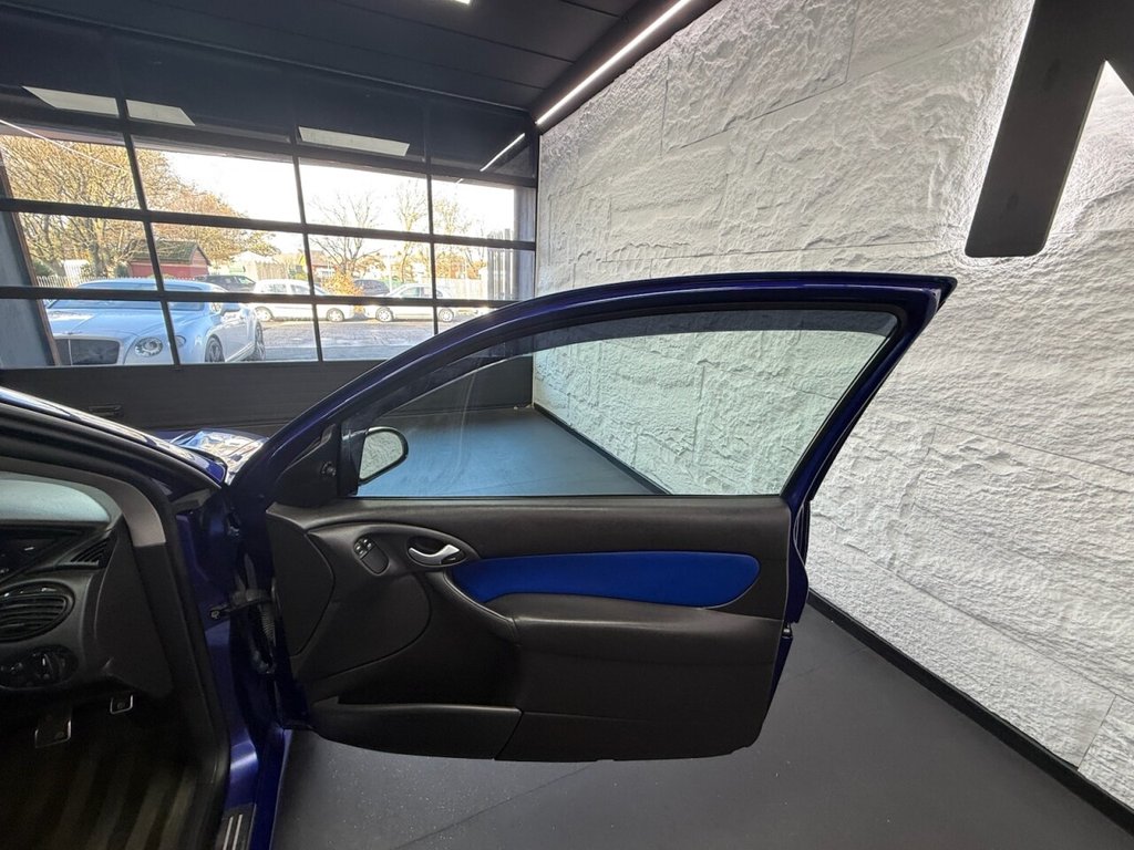 Used Ford Focus 2003 for sale - 76406394: Photo 24