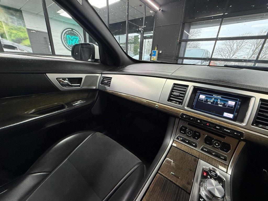 Used Jaguar XF 2014 for sale - 77642741: Photo 16