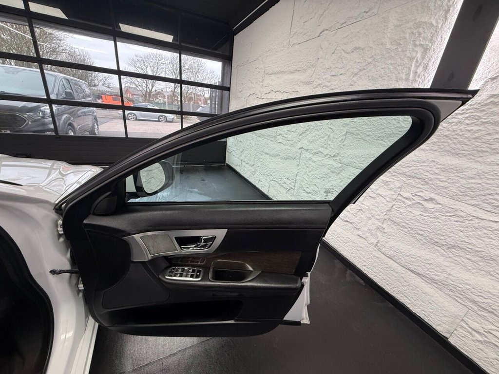 Used Jaguar XF 2014 for sale - 77642741: Photo 24