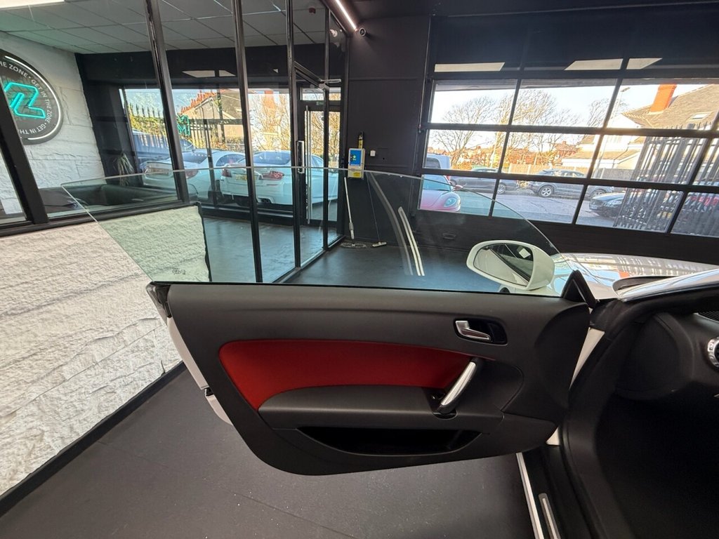 Used Audi TT 2010 for sale - 76642710: Photo 17