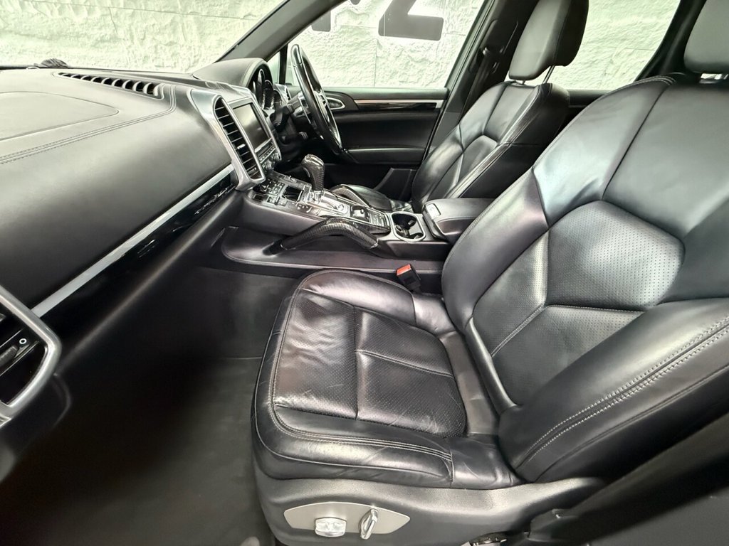 Used Porsche Cayenne 2015 for sale - 76080404: Photo 11