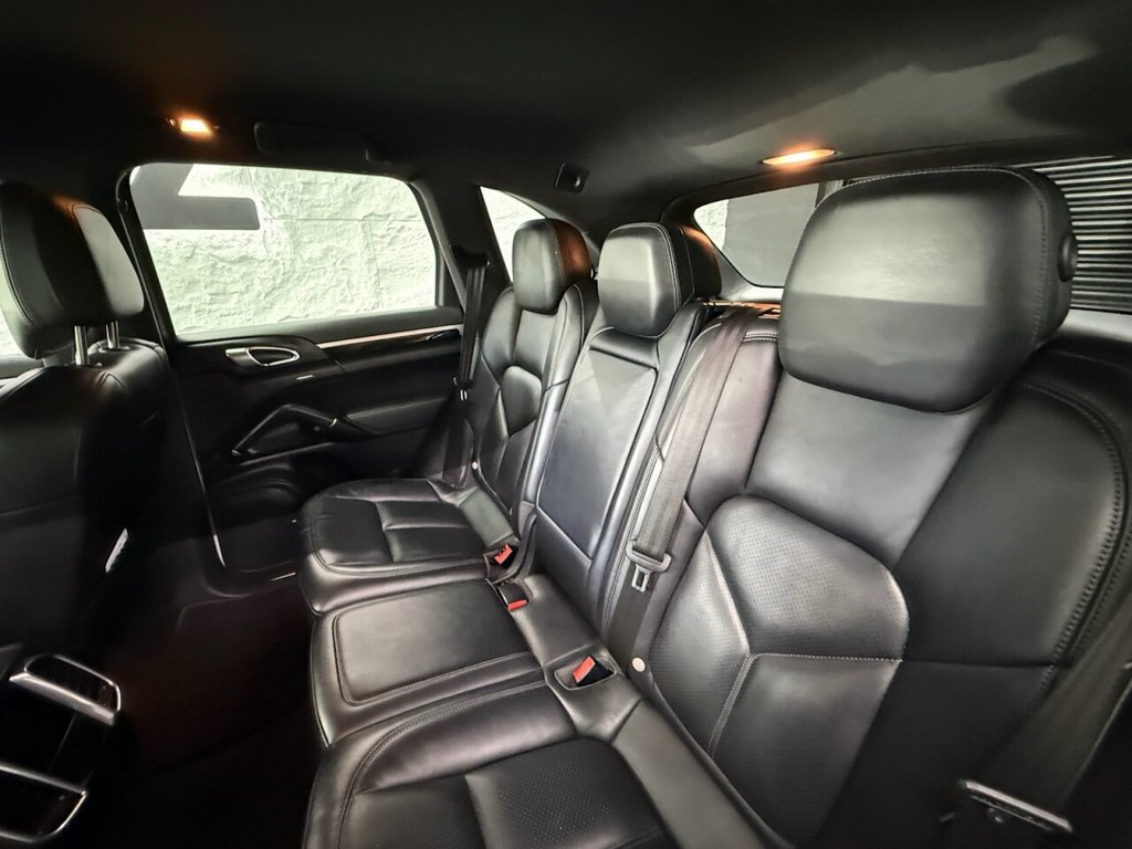 Used Porsche Cayenne 2015 for sale - 76080404: Photo 17