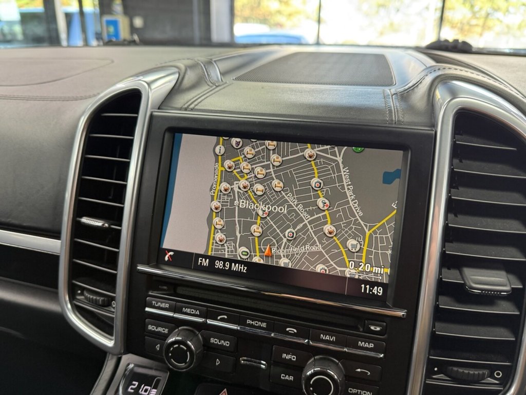 Used Porsche Cayenne 2015 for sale - 76080404: Photo 24