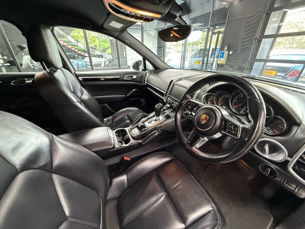 Used Porsche Cayenne 2015 for sale - 76080404: Photo 3