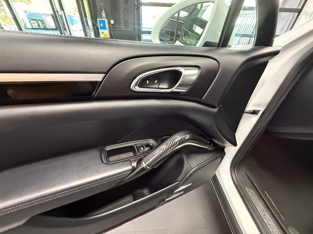 Used Porsche Cayenne 2015 for sale - 76080404: Photo 34