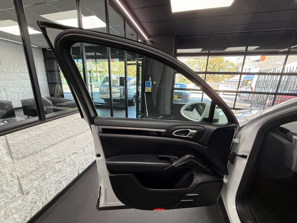 Used Porsche Cayenne 2015 for sale - 76080404: Photo 35