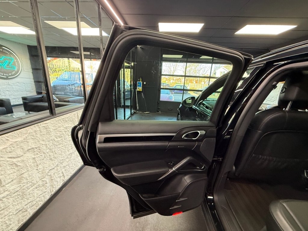 Used Porsche Cayenne 2013 for sale - 77072563: Photo 28