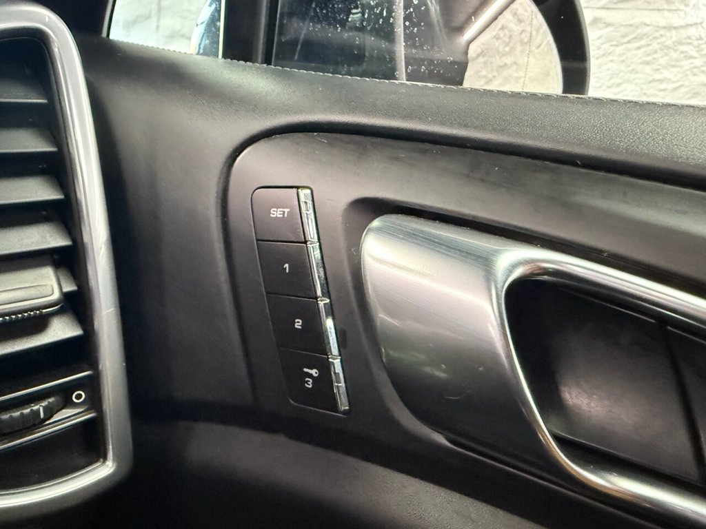 Used Porsche Cayenne 2013 for sale - 77072563: Photo 9